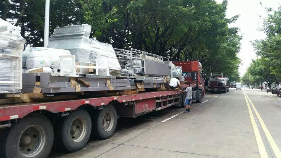 托运设备运输物流货车